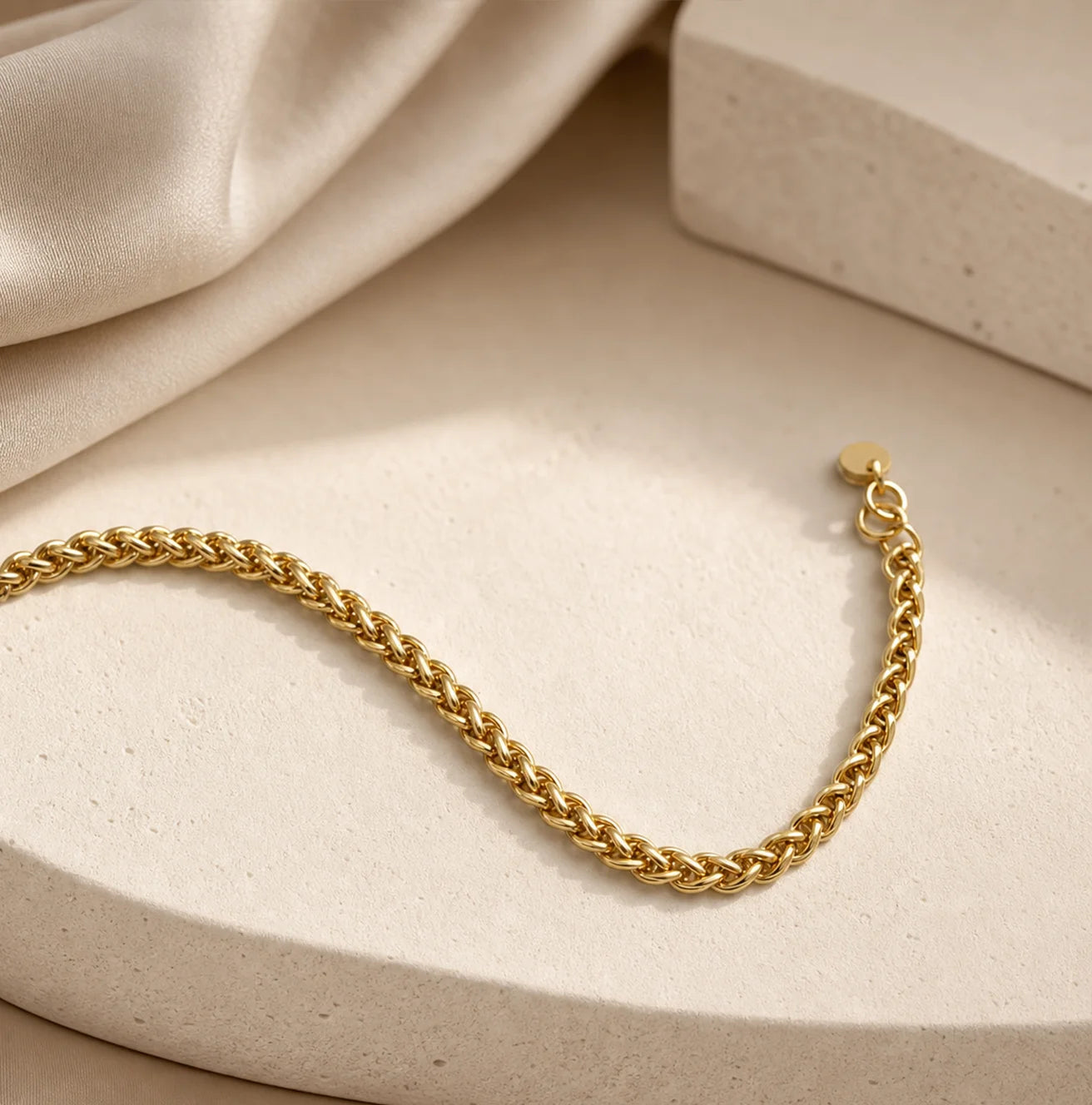 Frequency Paris-Ibiza Destiny Gold Chain Bracelet close up showing interlocking spiga chain design and fine craftsmanship