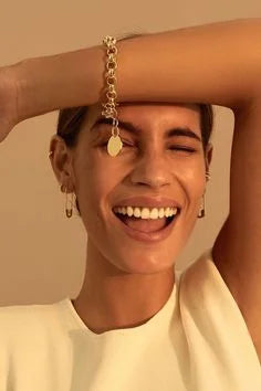 
Discover the exclusive demi-fine bracelets collection by Frequency Paris-Ibiza. Crafted with 18K gold and sterling silver for the modern, magnetic Goddess.